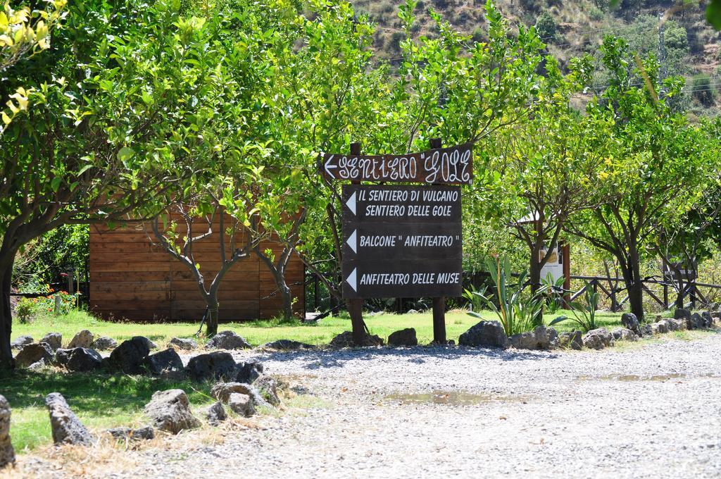 Glamping Alcantara Motta Camastra Exterior photo