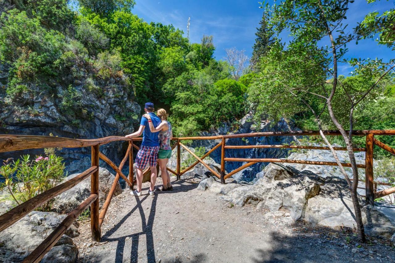 Glamping Alcantara Motta Camastra Exterior photo